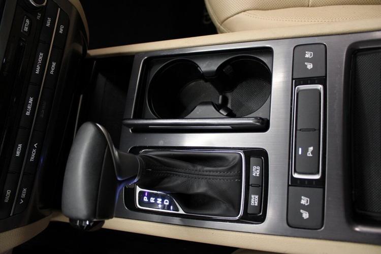 2018 Victoria Black Genesis G80 3.8